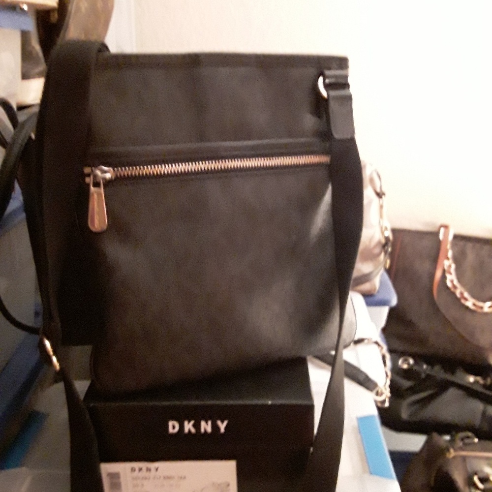 Michael Kors - Picture 2 of 4